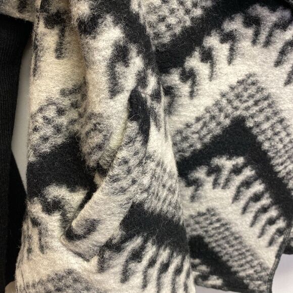 Line the Label Wool Blend Patterned Sweater Coat Black Cream Size - Medium - Picture 5 of 13
